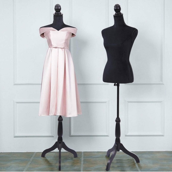 Black Female Mannequin Torso Dress Form Clothing Display w/ Black Tripod Stand - Picture 7 of 8